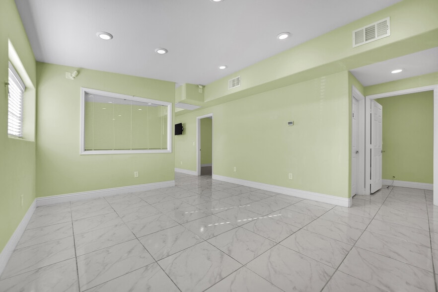 More Photos Of 1610 E Sahara Ave, Las Vegas Storefront Retail Office For Sale