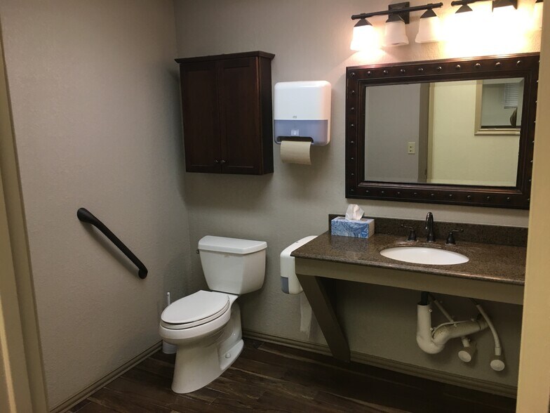 More Photos Of 103 W Gulf St, Sundown Warehouse For Sale