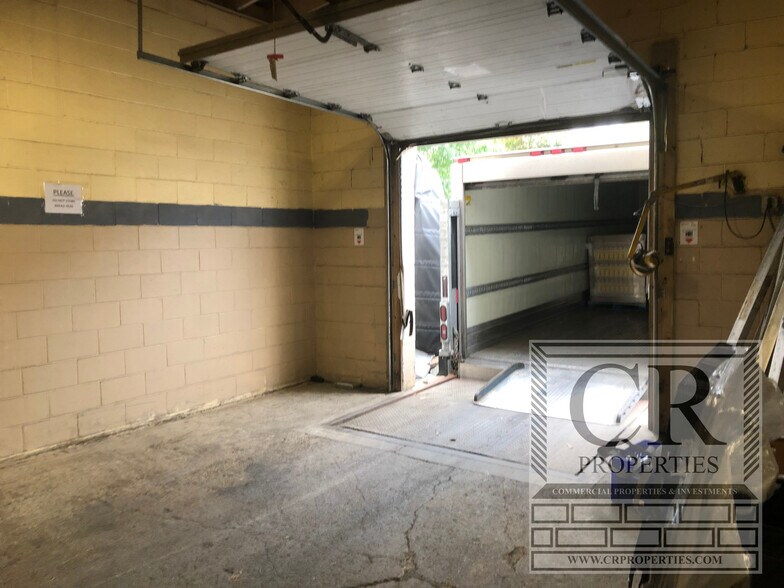 More Photos Of 195 Hudson St, Cornwall-on-Hudson Distribution For Lease