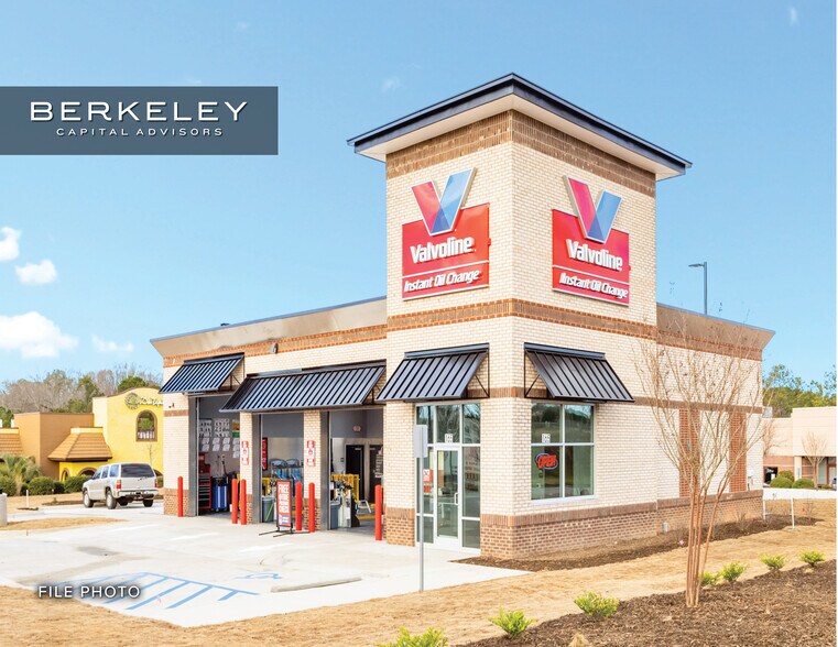 Primary Photo Of 142 Middle Ridge Ave, Conway Auto Repair For Sale