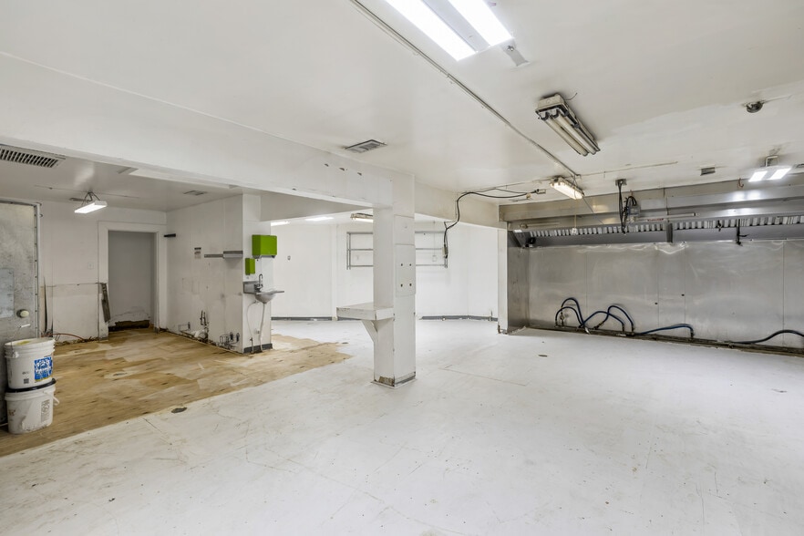 More Photos Of 1001 Landfall Way, Johns Island Storefront Retail Office For Sale