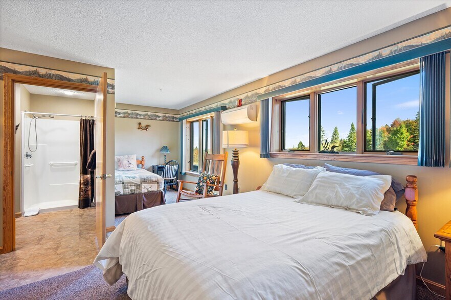 More Photos Of 341 US Route 1, Weston Hotel For Lease