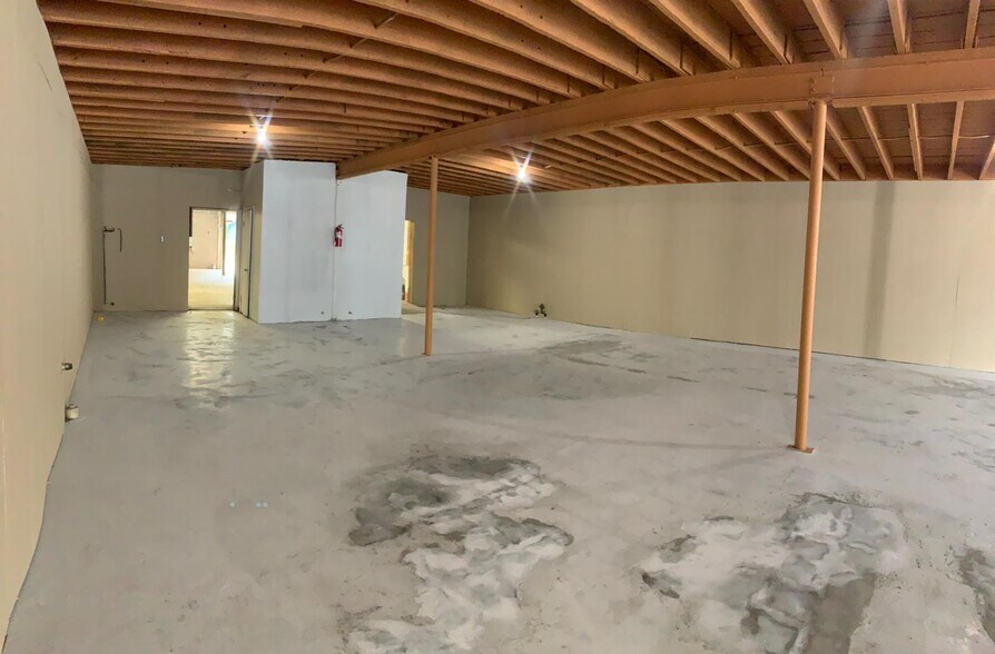 More Photos Of 2113 E Cesar Chavez St, Austin Freestanding For Lease