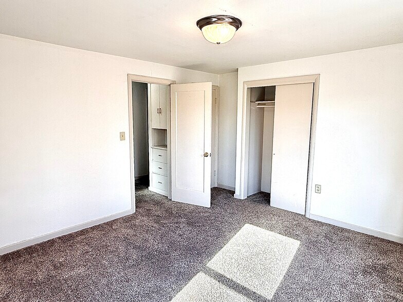 More Photos Of 2301 Willamette St, Eugene Apartments For Sale