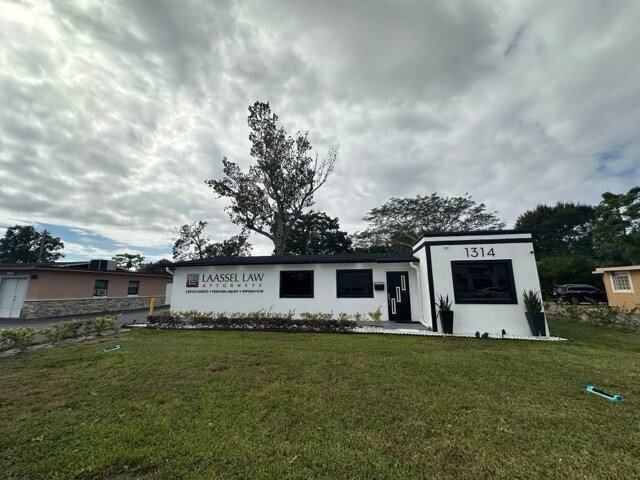 More Photos Of 1314 S Semoran Blvd, Orlando Office For Lease