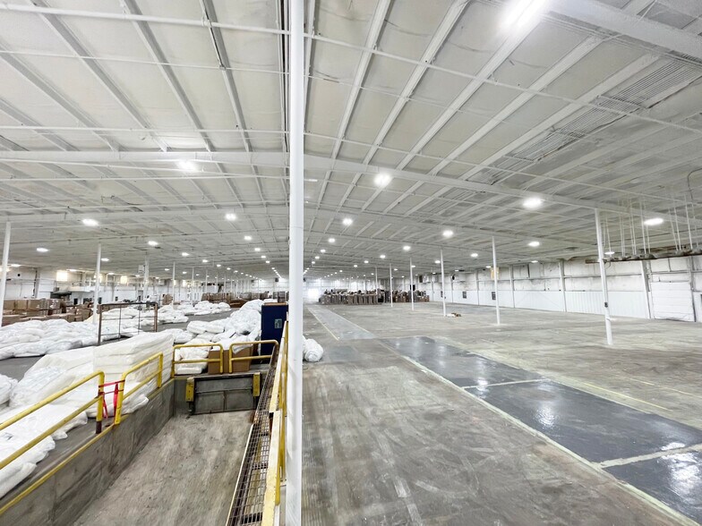 More Photos Of 200 E Parker Dr, Booneville Warehouse For Lease