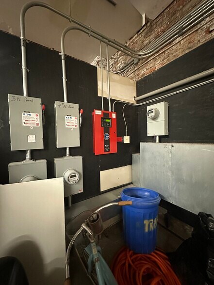 More Photos Of 1314-1316 S Howard St, Philadelphia Manufacturing For Sale