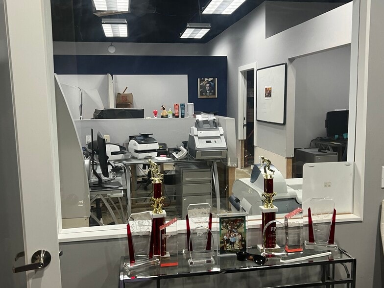 More Photos Of 2830 W State Road 84, Fort Lauderdale Flex For Sale