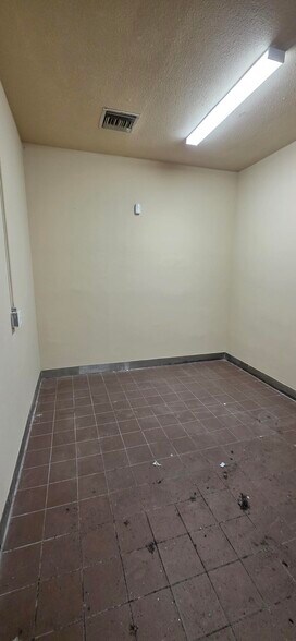 More Photos Of 15411 Village Dr, Victorville General Retail For Lease