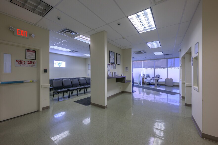 More Photos Of 749 Warren St, Hudson Flex For Sale