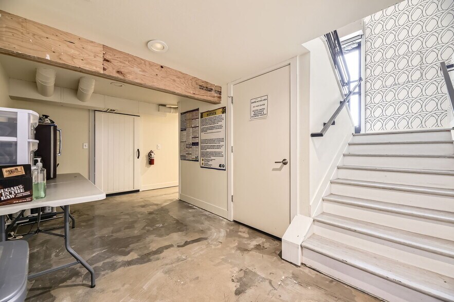 More Photos Of 399 S Harrison St, Denver Freestanding For Sale