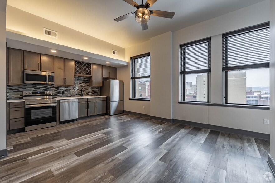 More Photos Of 830 Main St, Cincinnati Apartments For Lease