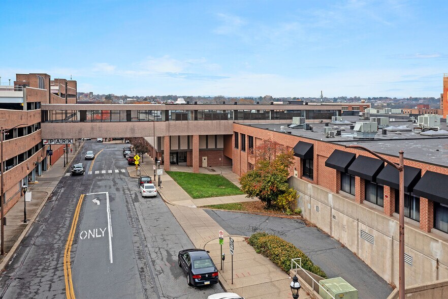 More Photos Of 3 W Broad St, Bethlehem Office For Lease