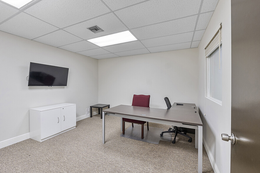 More Photos Of 2699 Stirling Rd, Fort Lauderdale Office For Sale