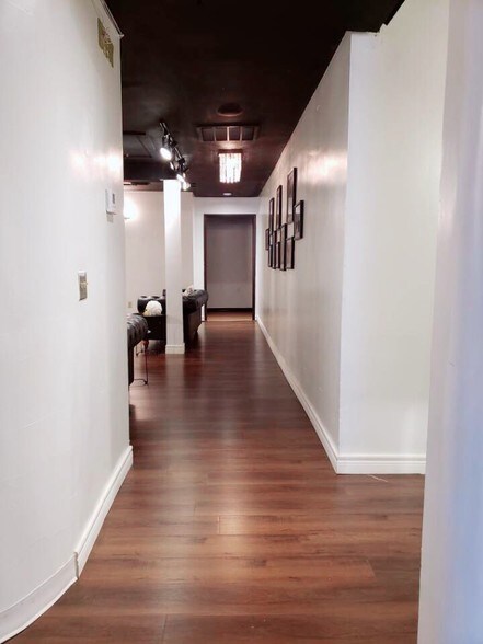 More Photos Of 3616 Washington Ave, Houston Coworking Space