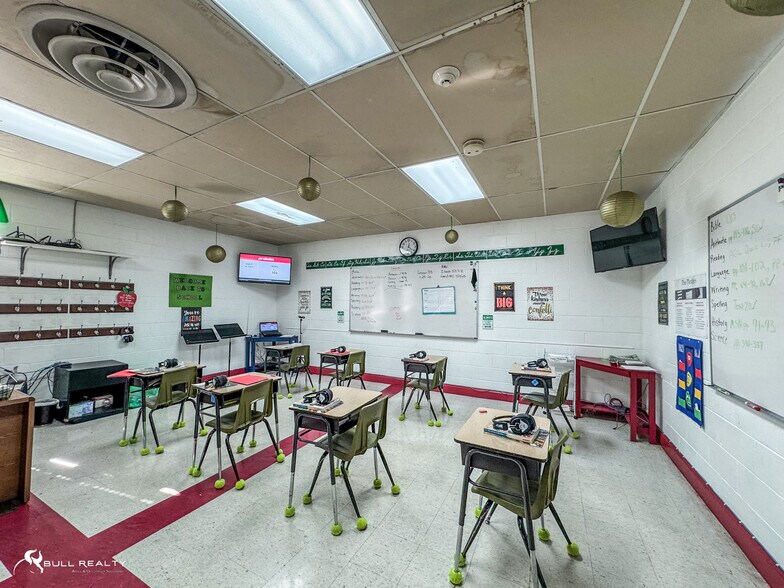 More Photos Of 1581 Fairburn Rd SW, Atlanta Schools For Sale