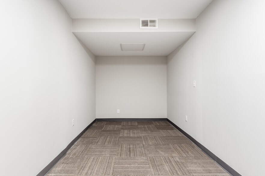 More Photos Of 1251 W Broad St, Columbus Storefront Retail Office For Sale