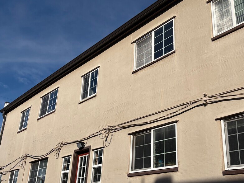 More Photos Of 2010 SE Sherman St, Portland Apartments For Sale