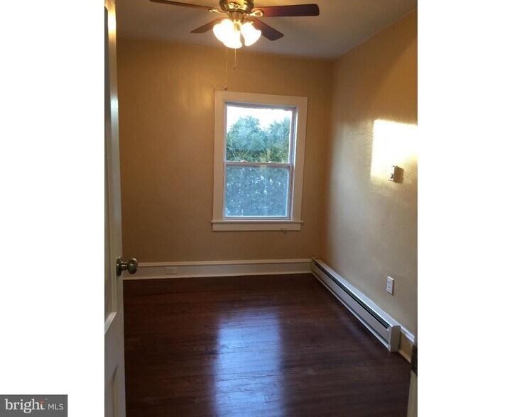 More Photos Of 841 Edge Hill Rd, Glenside Apartments For Sale