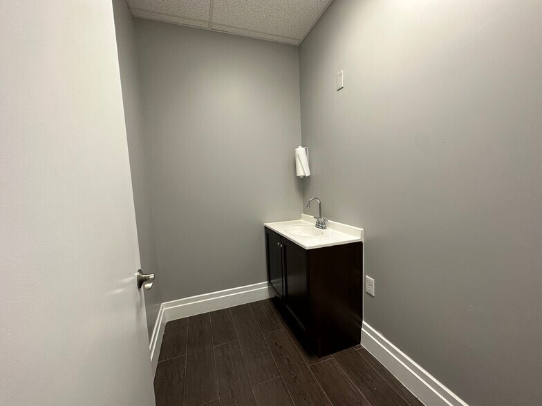 More Photos Of 7451 Wiles Rd, Coral Springs Medical For Lease