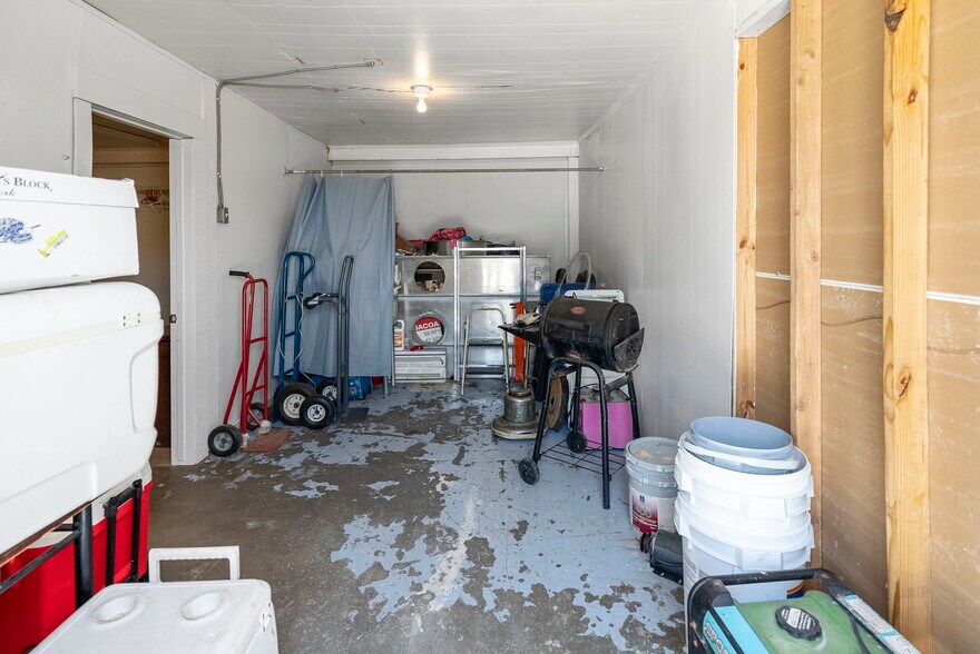 More Photos Of 2814 Main St, Ingleside Storefront For Sale