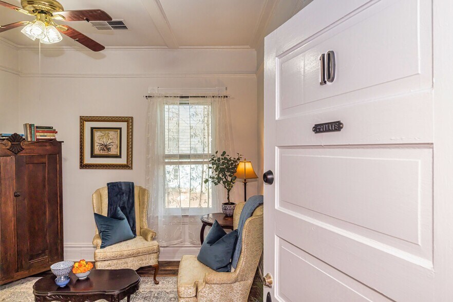 More Photos Of 252 Seavy St, Senoia Hospitality For Sale