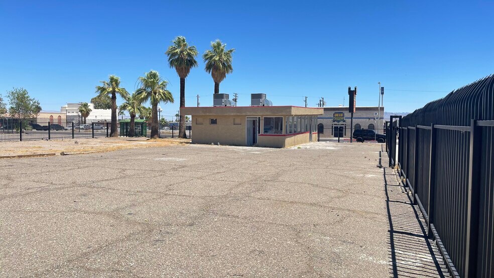 More Photos Of 701 W Broadway St, Needles Fast Food For Sale