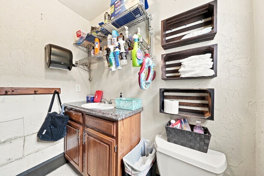 More Photos Of 68 W Maiden St, Washington Freestanding For Sale