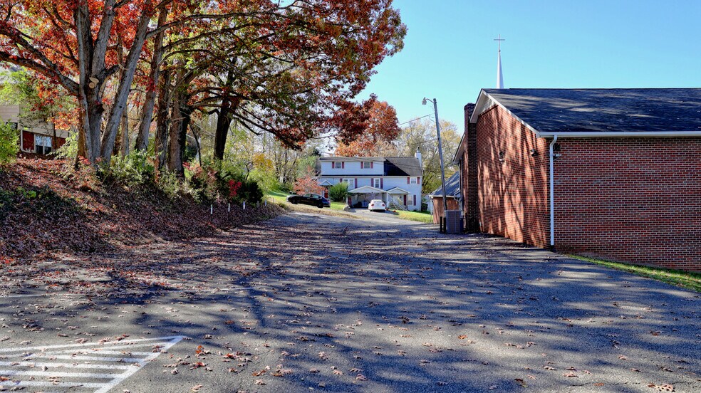 More Photos Of 301 Bolling St, Radford Religious Facility For Sale