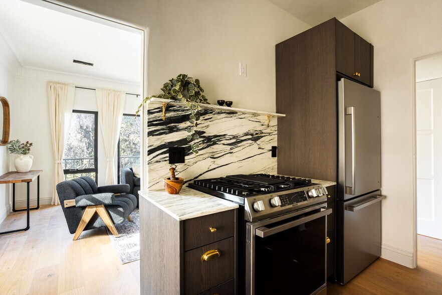 More Photos Of 144 N Clark Dr, Beverly Hills Apartments For Sale