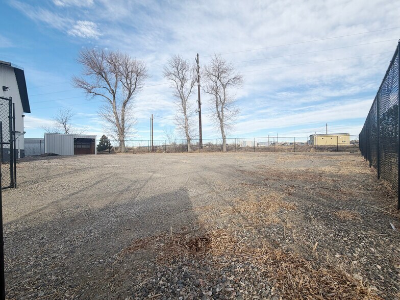 More Photos Of 1415 E Railroad St, Laurel Warehouse For Lease