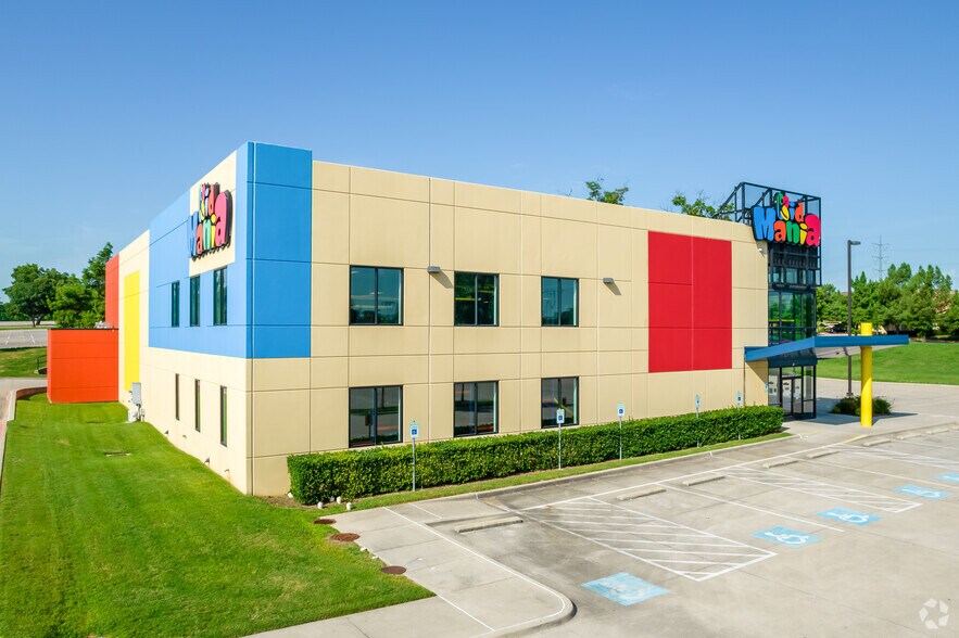 More Photos Of 7252 Chase Oaks Blvd, Plano Freestanding For Sale