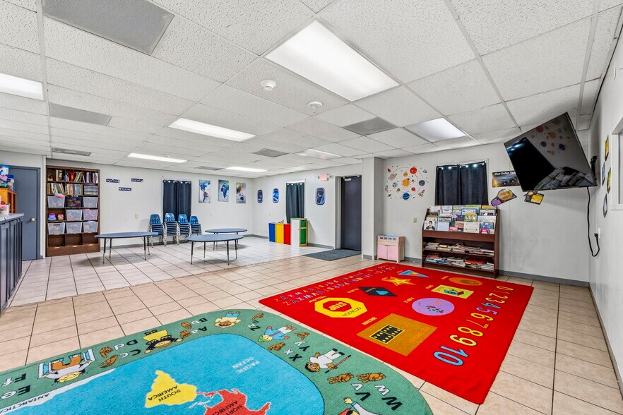More Photos Of 16737 Sprawling Oaks Dr, Conroe Daycare Center For Sale
