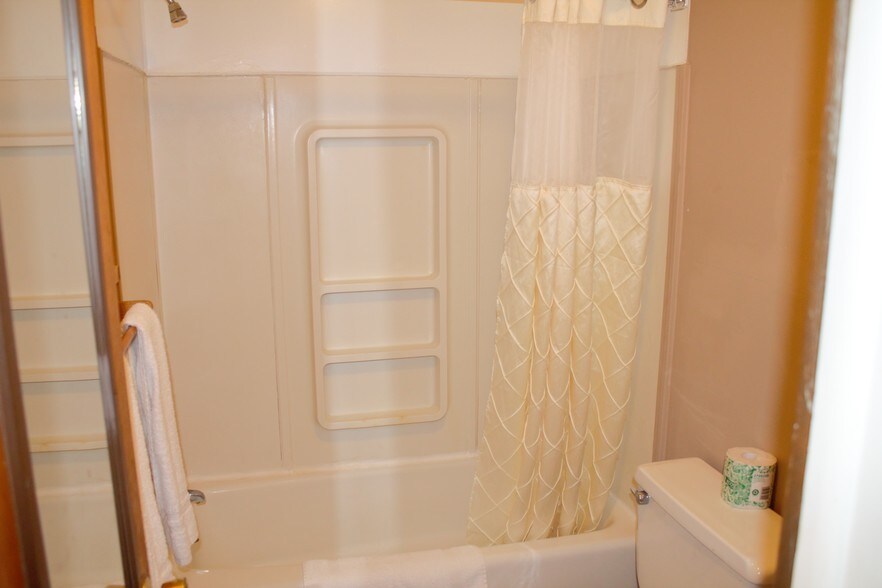 More Photos Of 11899 State Route 4, Whitehall Hotel For Sale