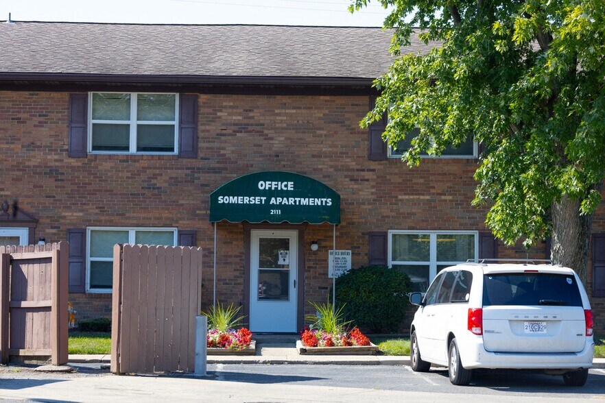 More Photos Of 2111 W Frederick Dr, Marion Apartments For Sale
