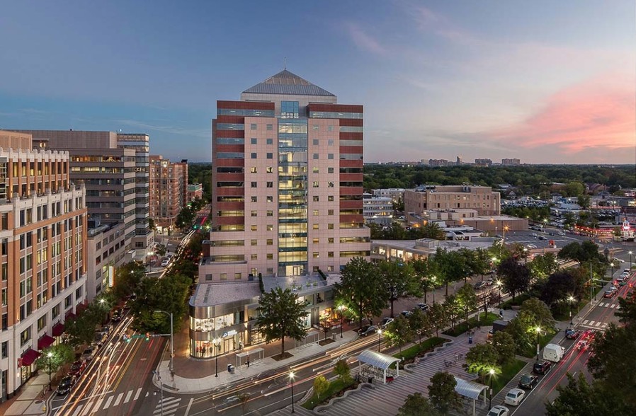 Primary Photo Of 3100 Clarendon Blvd, Arlington Coworking Space