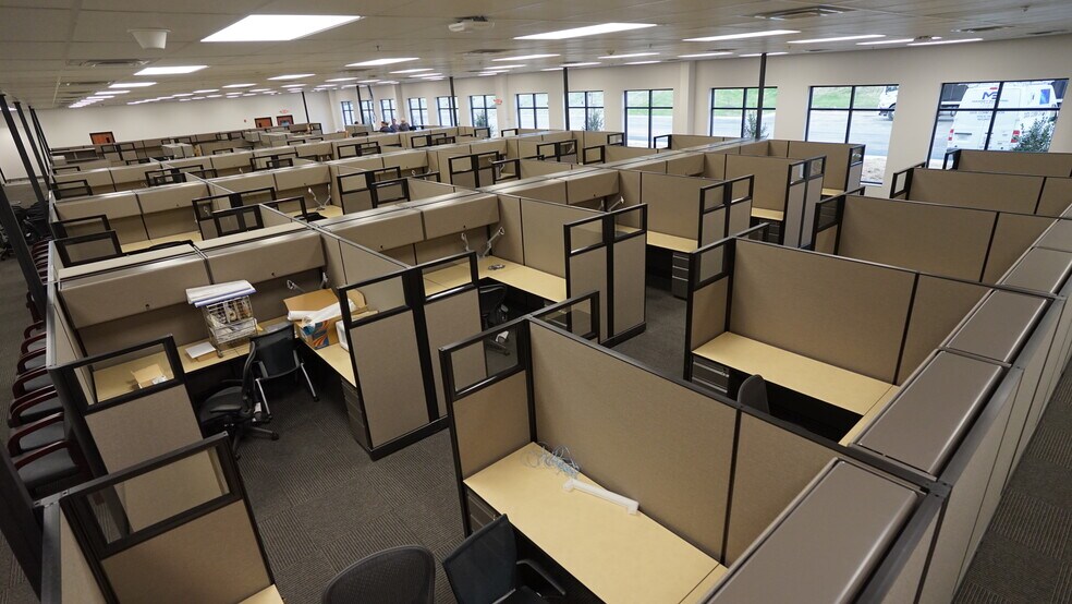 More Photos Of 1547 Mountain Rd, Andersonville Manufacturing For Lease