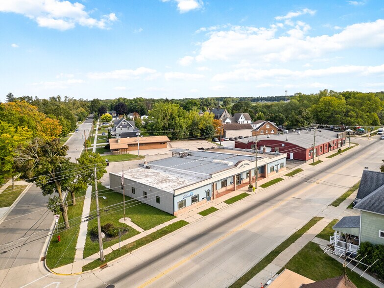 More Photos Of 316 N Main St, Lake Mills Office For Sale