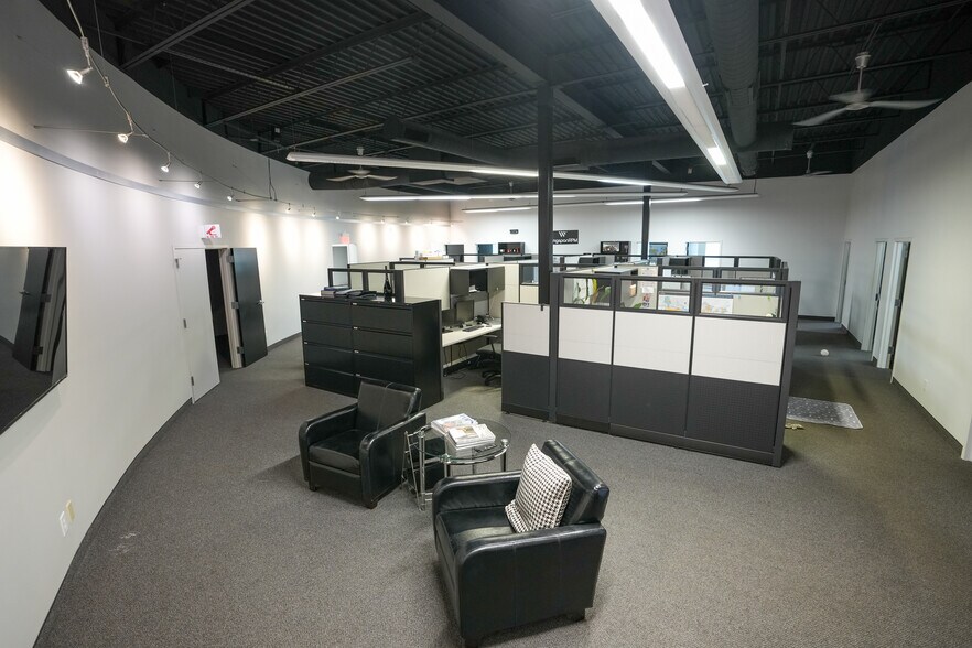 More Photos Of 437 Lewis Hargett Cir, Lexington Office For Sale