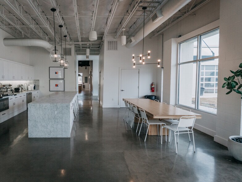 More Photos Of 9555 Harmon Rd, Fort Worth Office For Lease