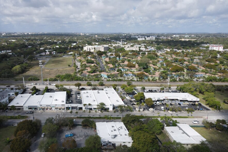 More Photos Of 5084 Biscayne Blvd, Miami General Retail For Lease