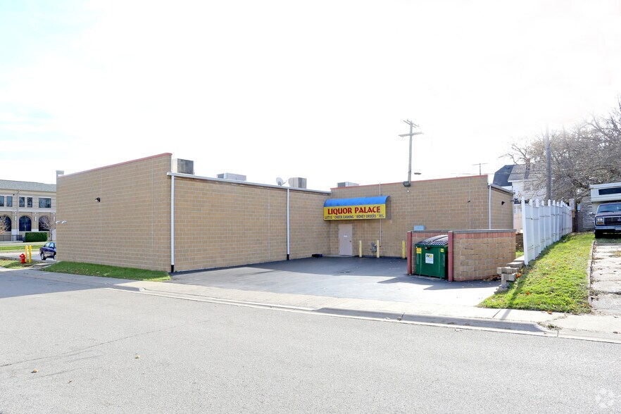 More Photos Of 509-533 10th St, Port Huron Storefront For Lease