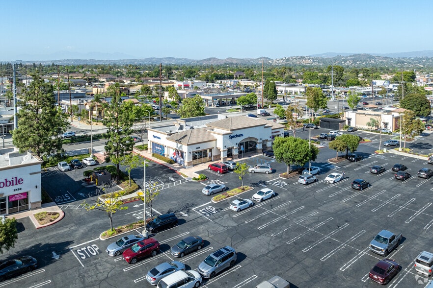 More Photos Of 2232 E 17th St, Santa Ana General Retail For Lease