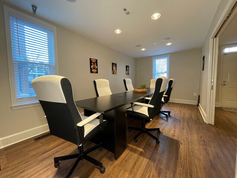 More Photos Of 123 N Henry St, Alexandria Office For Lease