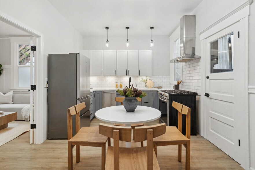 More Photos Of 17-19 Card Aly, San Francisco Apartments For Sale