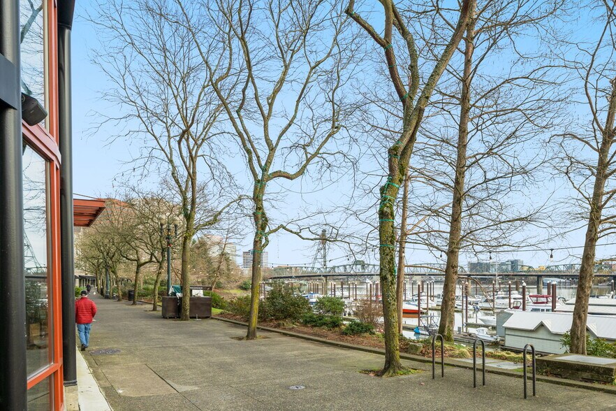 More Photos Of 309 S Montgomery St, Portland Restaurant For Sale