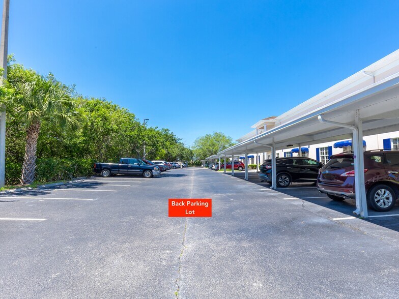 More Photos Of 1555 Indian River Blvd, Vero Beach Coworking Space