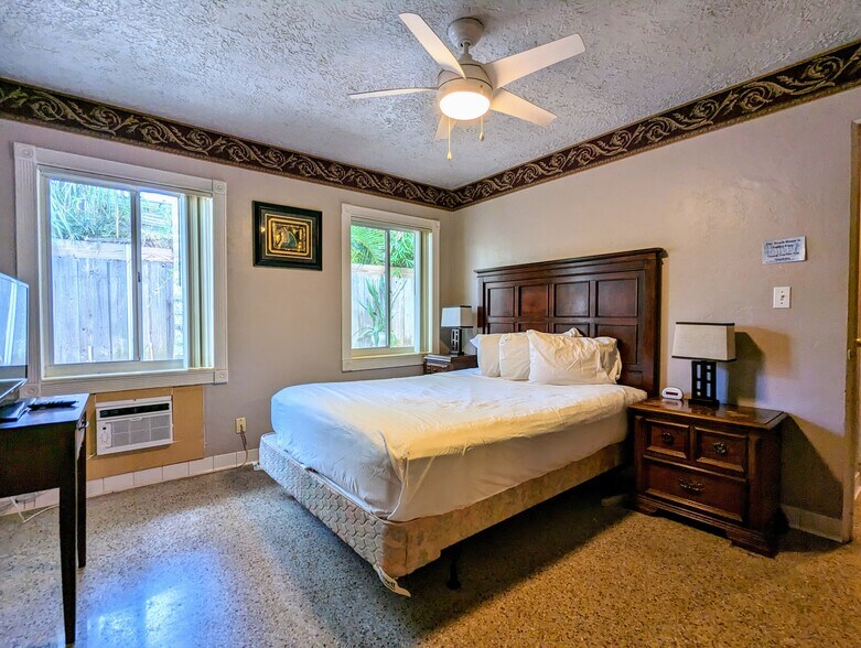 More Photos Of 206 9th Ave NE, Saint Petersburg Apartments For Sale