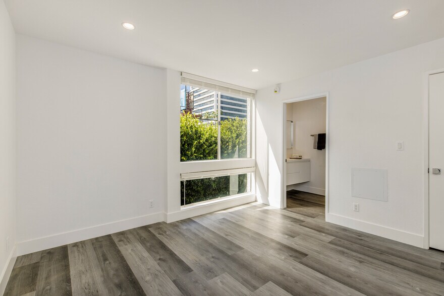 More Photos Of 1751 S Bentley Ave, Los Angeles Apartments For Sale