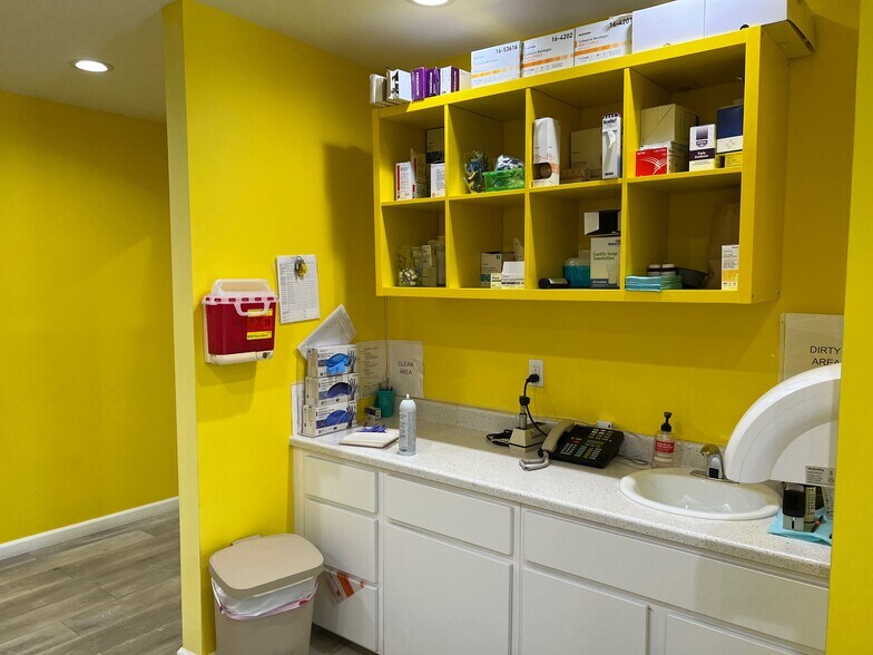 More Photos Of 1143 N Lake Ave, Pasadena Medical For Lease